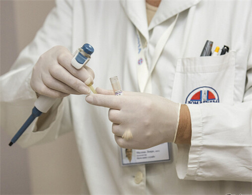 这种手术医生都不愿意做臭味熏人