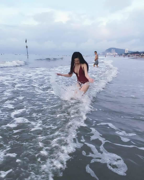 越南妹子身材娇小:该凸的地方凸的很厉害（图）