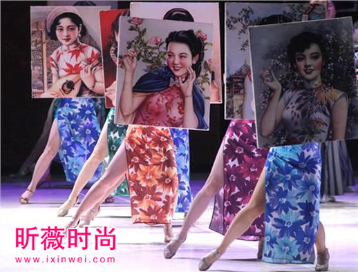 旗袍为什么两侧开叉：美女旗袍两侧开叉真相让人脸红