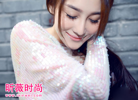 张馨予酥胸半露 张馨予性感喷血照 张馨予最新图片