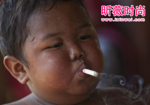 一天抽40根烟的男孩6年后竟成这样(图) 一天抽40根烟的男孩6年后竟成这样(图)