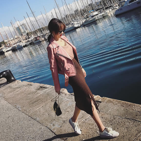 春天穿件小皮衣：女人风格百变时髦又迷人