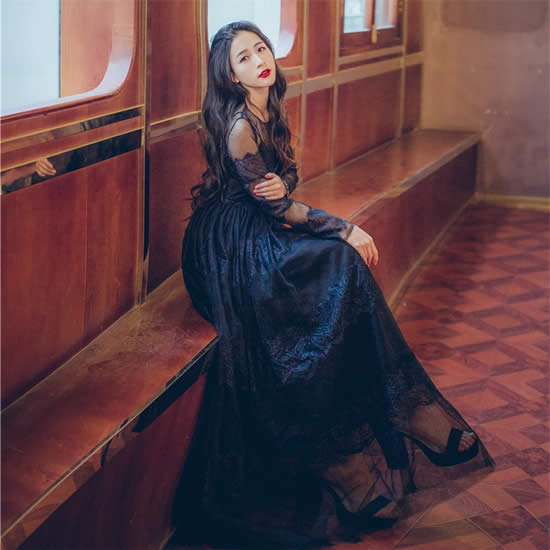 名媛风范淑女气质连衣裙：一见倾心让你人气飙升