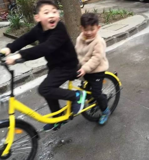 不解！ofo为抢市场在友商车上贴故障标识？