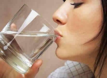 介绍8大招排毒祛痘：彻底祛痘先排毒的8大方法