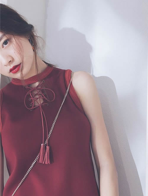 早春吊带裙氧气搭配 随便一穿就很美! 早春吊带裙氧气搭配 随便一穿就很美!