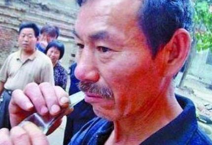 异食癖人玻璃石头汽油均在列 异食癖人玻璃石头汽油均在列