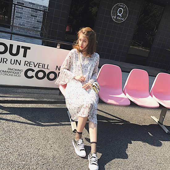 2017春季穿搭之连衣裙：显瘦连衣裙展现不一样的美