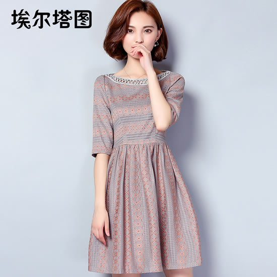 女人过了40就要这样穿:驾驭优雅最减龄又显瘦 女人过了40就要这样穿:驾驭优雅最减龄又显瘦