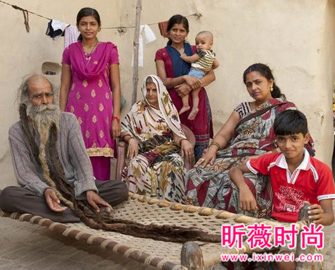 老汉为求子三十多年不洗澡（图）