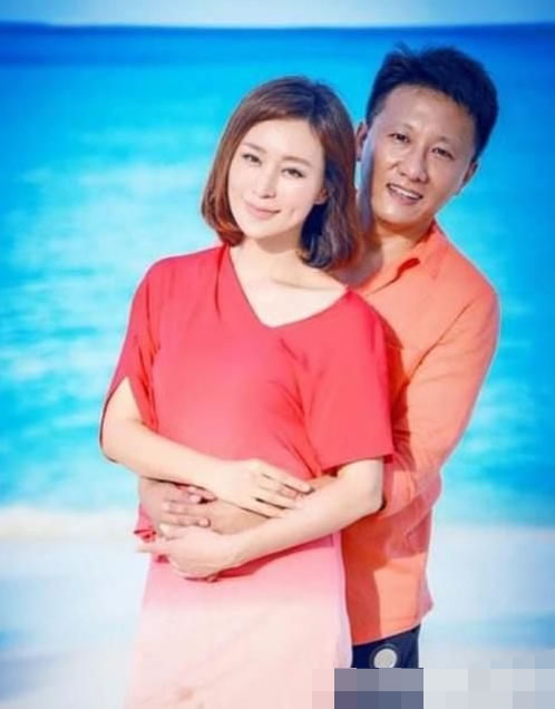 17岁进中戏合作胡歌走红 与老公裸婚至今 17岁进中戏合作胡歌走红 与老公裸婚至今