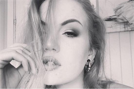 史上最性感的砌砖工曝光 她身材性感火辣不输嫩模 史上最性感的砌砖工曝光 她身材性感火辣不输嫩模