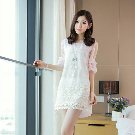 蕾丝连衣裙清纯诱惑：穿上连衣裙春季展露少女的魅力