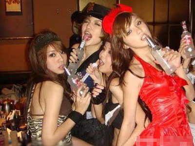 本女人去酒吧服务竟是为这(图) 本女人去酒吧服务竟是为这(图)