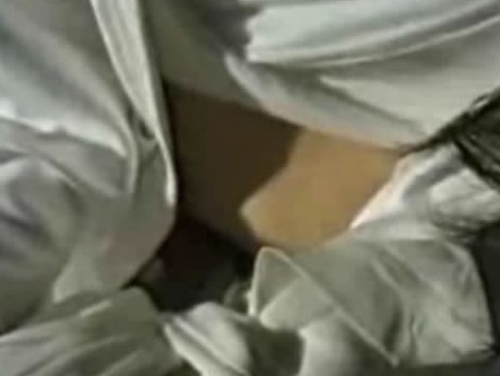 实拍:日本绝色美女切腹全过程(记录过程胆小勿入) 实拍:日本绝色美女切腹全过程(记录过程胆小勿入)