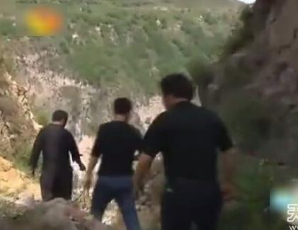 云梦山白蛇渡劫失败被雷劈死:竟被野猪吃掉 云梦山白蛇渡劫失败被雷劈死:竟被野猪吃掉