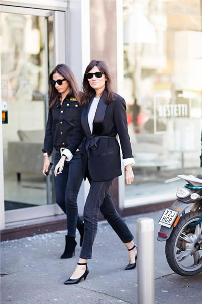 牛仔裤搭配什么上衣好看:最全牛仔裤潮流搭配看这里 牛仔裤搭配什么上衣好看:最全牛仔裤潮流搭配看这里