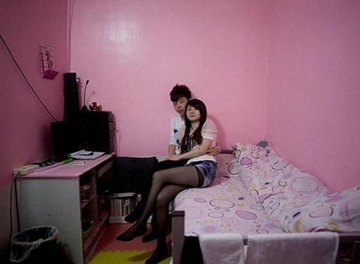 北漂女孩的地下室现实生活:半夜常听隔壁的声音 北漂女孩的地下室现实生活:半夜常听隔壁的声音