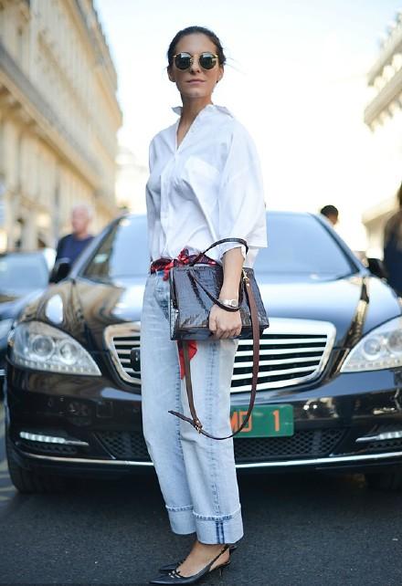 直筒牛仔裤怎么穿才潮：一条直筒牛仔裤潮流新款欣赏