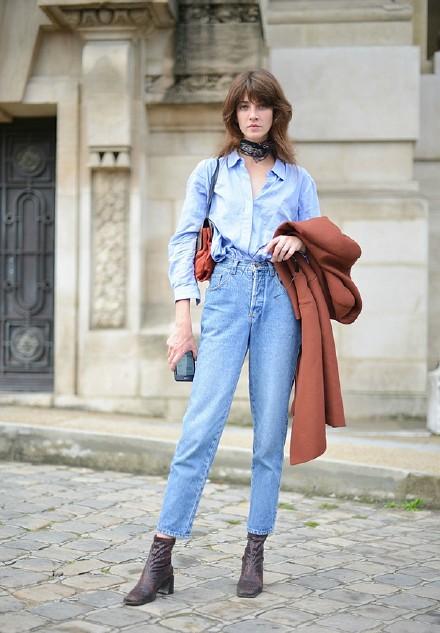 直筒牛仔裤怎么穿才潮：一条直筒牛仔裤潮流新款欣赏