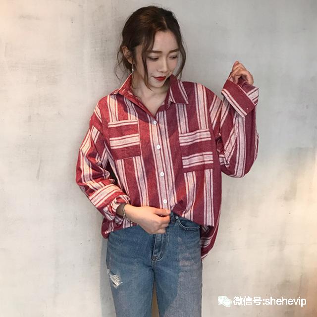 春夏季穿啥不纠结：竖条纹衬衫让你变身时髦咖