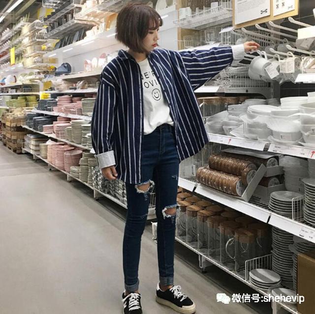 春夏季穿啥不纠结：竖条纹衬衫让你变身时髦咖