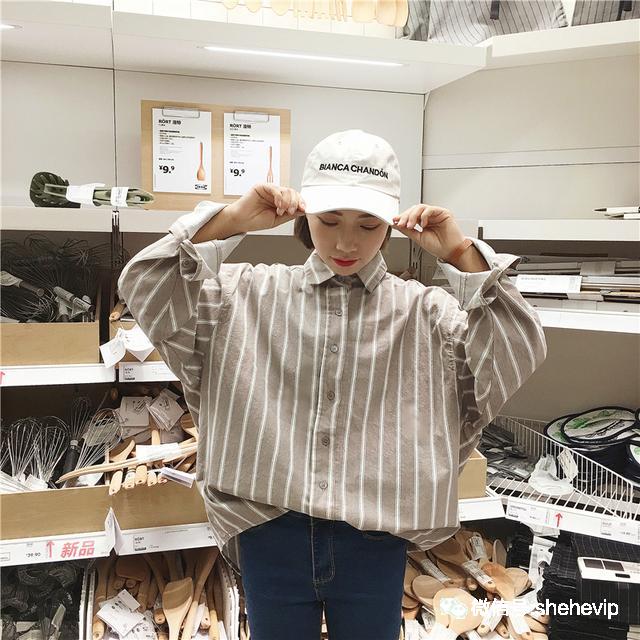 春夏季穿啥不纠结：竖条纹衬衫让你变身时髦咖