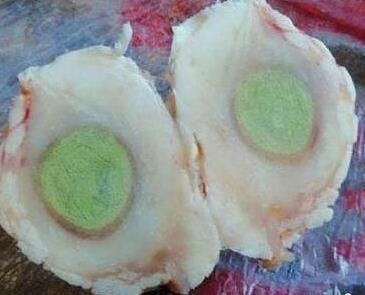 杀猪发现硬物:村民一夜暴富(图) 杀猪发现硬物:村民一夜暴富(图)