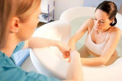 孕妇为什么要在水中分娩呢:哪些孕妇不适合水中分娩 孕妇为什么要在水中分娩呢:哪些孕妇不适合水中分娩