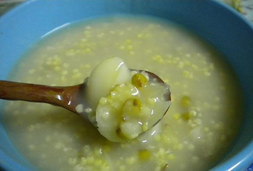 喝小米粥加一宝一辈子不生病（图）