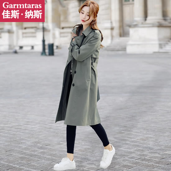 【风衣搭配裙子】风衣配裙子搭配图片：时尚更具女人味