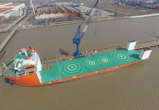 中国海军巨无霸船队曝光：可运输万吨舰船（图）