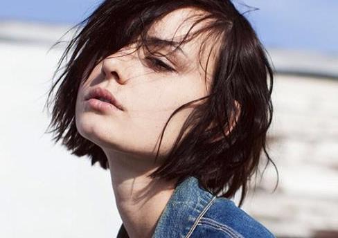 过期爽肤水滴头发上出现奇迹(图) 过期爽肤水滴头发上出现奇迹(图)