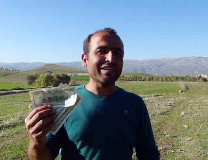 天上掉下这东西竟使村民一夜暴富（图）