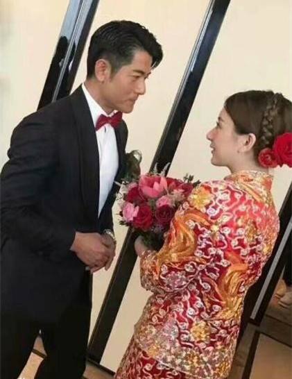 郭富城新娘方媛现身 穿中式礼服显腰粗（图）