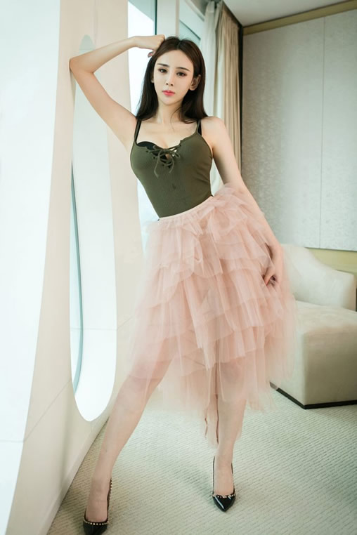 美女生活照一个人50张：美女照片欣赏