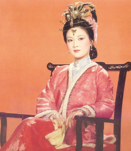 59岁王熙凤深爱61岁影帝，今为当初一个决定后悔