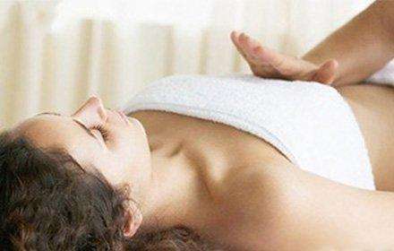 揉胸会使胸部变大吗:男友给女票揉胸的手法 揉胸会使胸部变大吗:男友给女票揉胸的手法