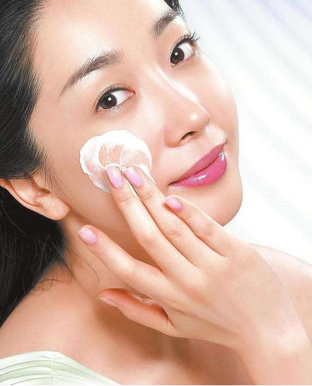 春季祛痘小妙招:日常生活驱动皮肤水嫩嫩 春季祛痘小妙招:日常生活驱动皮肤水嫩嫩