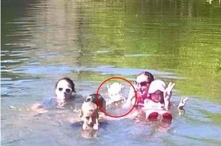 10张灵异照片 没法解释背后的故事(组图) 10张灵异照片 没法解释背后的故事(组图)