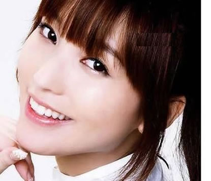 牙齿美白的简单方法：牙齿表面发黄4招快速美白牙齿