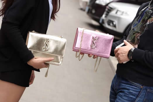 圣罗兰VSL轻侈女包进驻万达广场