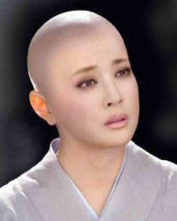 女星光头抢镜雷出新高度（图）