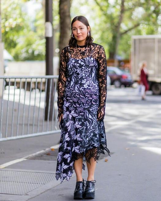 透视裙不露肉依然性感 混搭你得这么穿