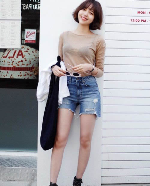 美女透视镂空装：低调的性感最迷人