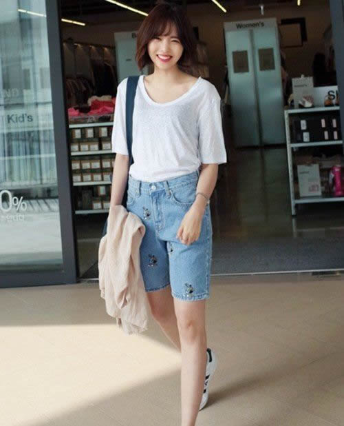 美女透视镂空装：低调的性感最迷人