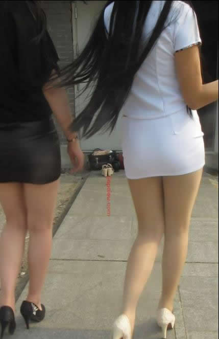 美女穿短裤太紧:女孩子穿短裤图片大全