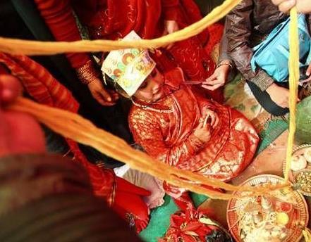 国人惊呆!这个国家的女孩一生竟要结3次婚 国人惊呆!这个国家的女孩一生竟要结3次婚