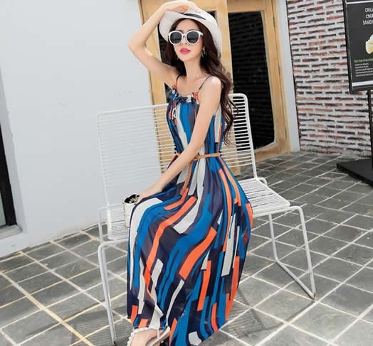 一件简单的吊带裙性感又时髦:你离性感还差一件吊带裙 一件简单的吊带裙性感又时髦:你离性感还差一件吊带裙