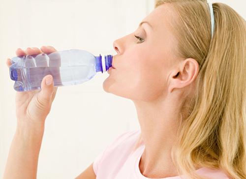 你会喝水吗？一天正常要喝多少水？ 喝水要注意四大习惯